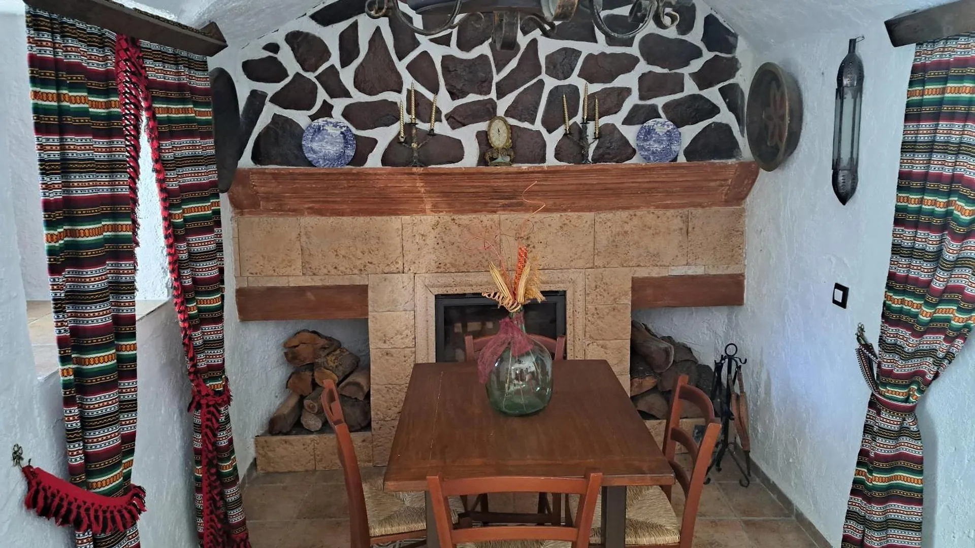 Casa Cueva Los Honorios Cortes de Baza 0*,  Spain