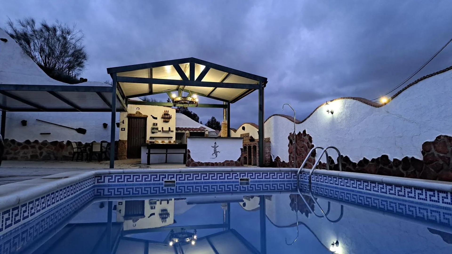 Casa Cueva Los Honorios Cortes de Baza
